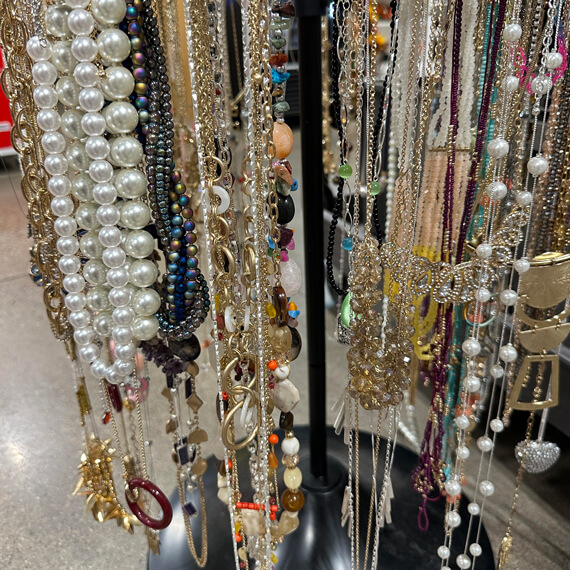 long-hanging-necklaces