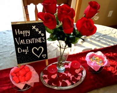 wpupload_2015_02_Valentines-Day-Table-Decor.jpg